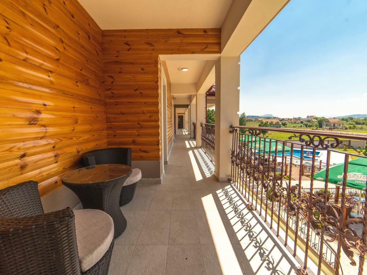 Hotel Royal Garden Niksic Exterior photo