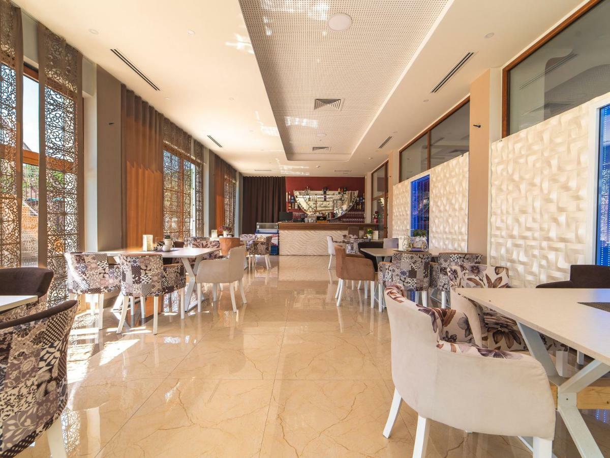Hotel Royal Garden Niksic Exterior photo